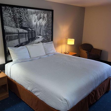 Hotel Super 8 By Wyndham Hampshire Il Zewnętrze zdjęcie