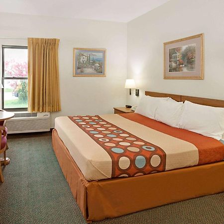Hotel Super 8 By Wyndham Hampshire Il Zewnętrze zdjęcie