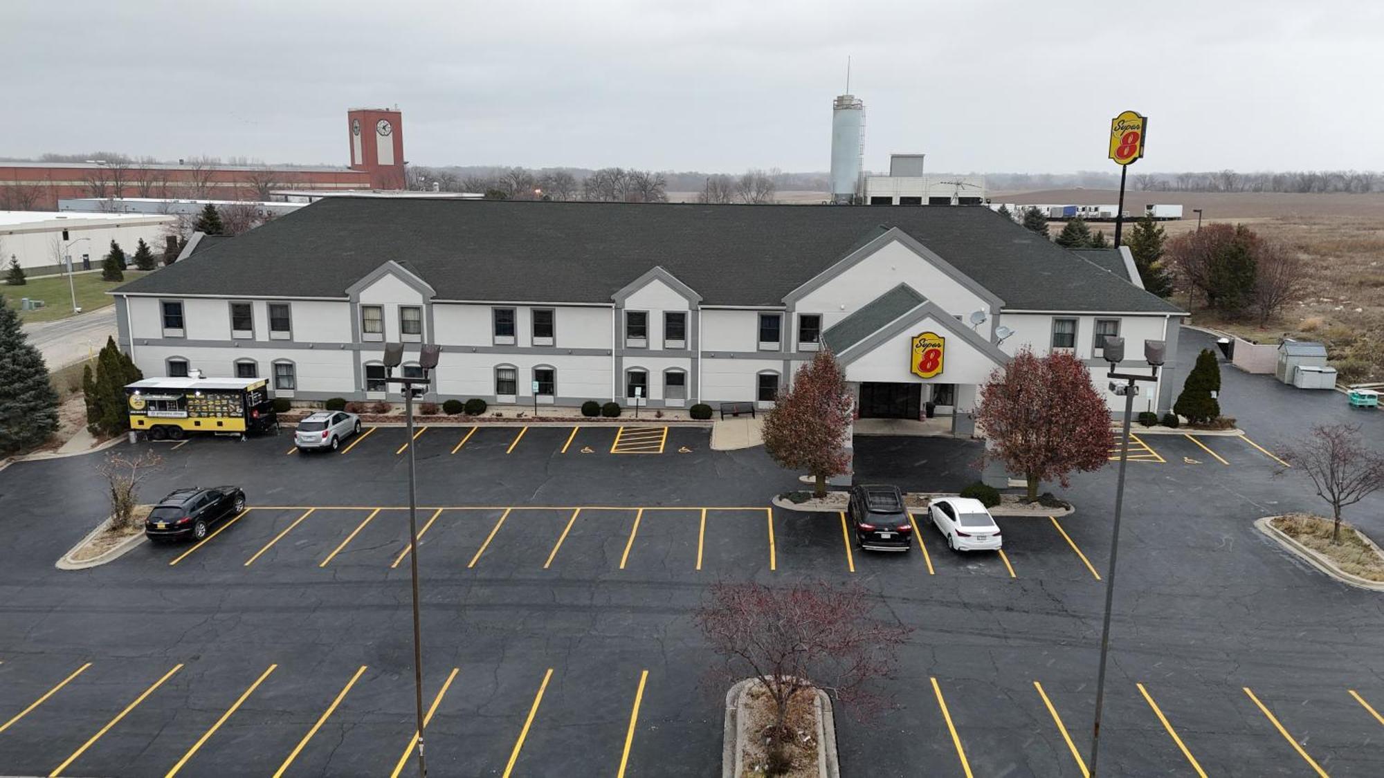 Hotel Super 8 By Wyndham Hampshire Il Zewnętrze zdjęcie
